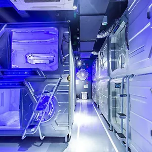 Capsule hotel Met A Space Pod At Arab Street, Singapore
